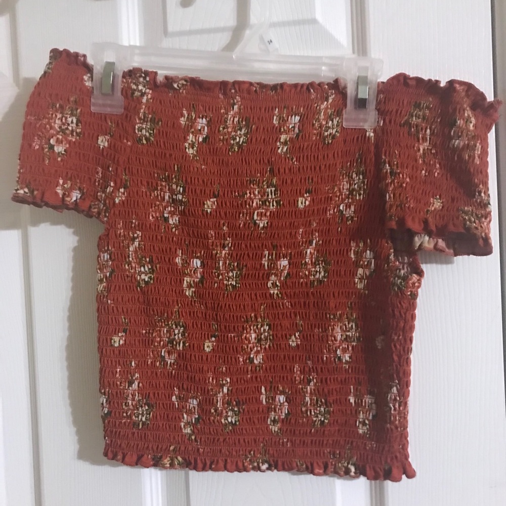 Off the shoulder crop top shirt